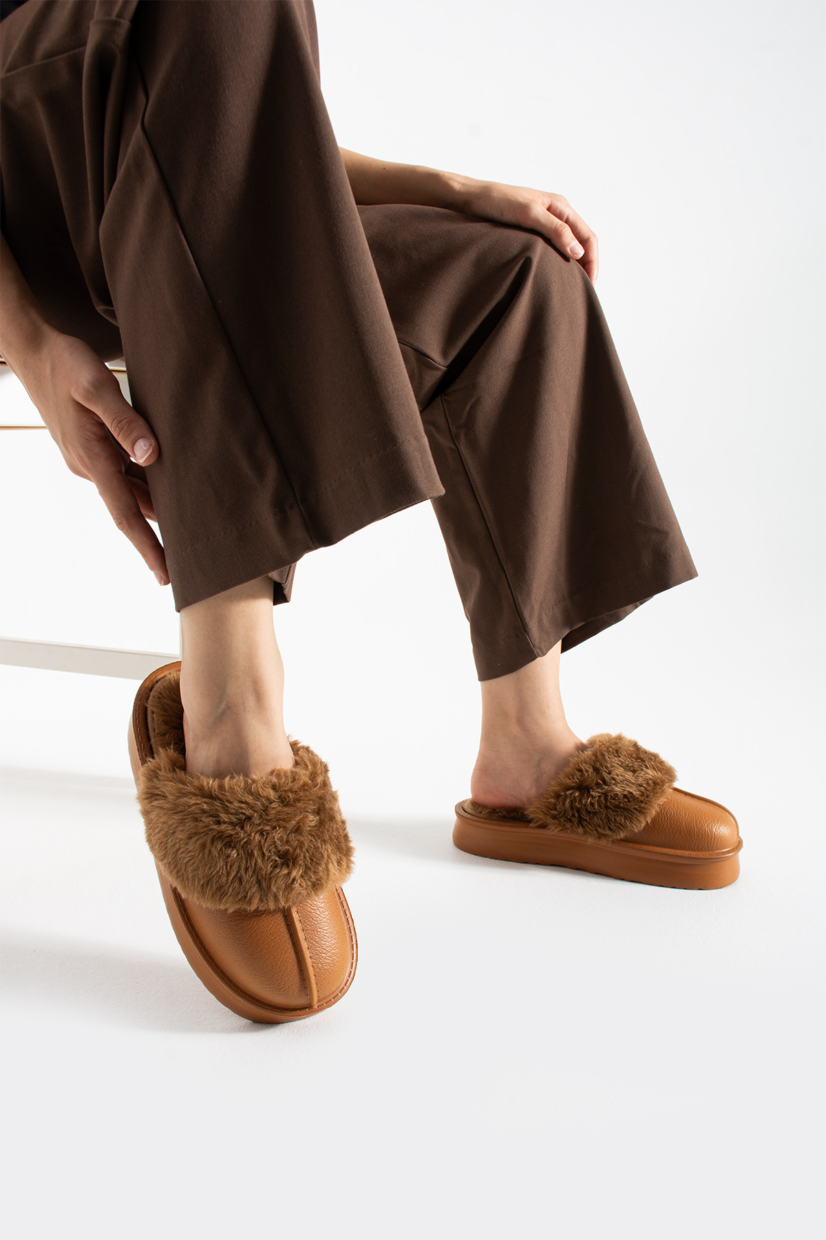 Taba Yıkanabilir İç Astar Peluşlu Yüksek Taban Eva Kışlık Kadın Terlik FT0101