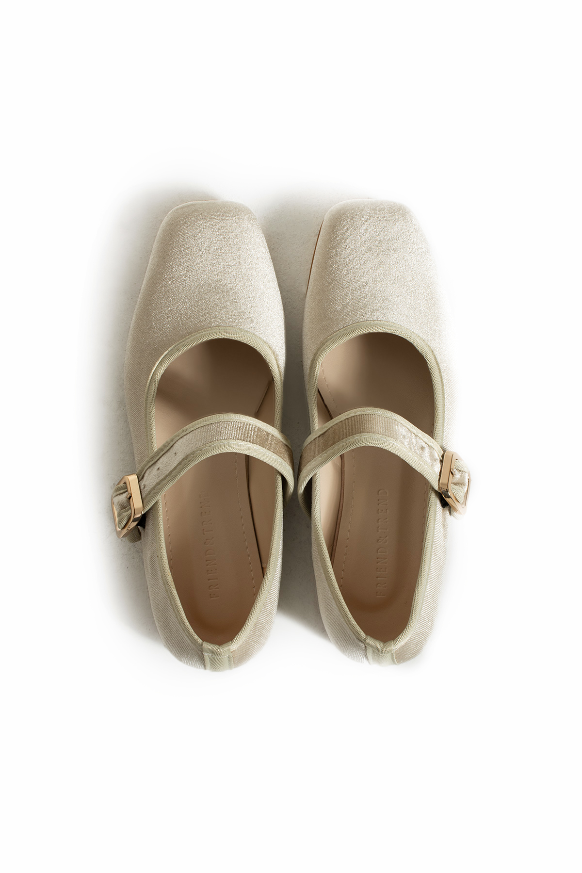 Bej Küt Burun Kadife Toka Detay Kemerli Düz Taban Kadın Babet FT6020