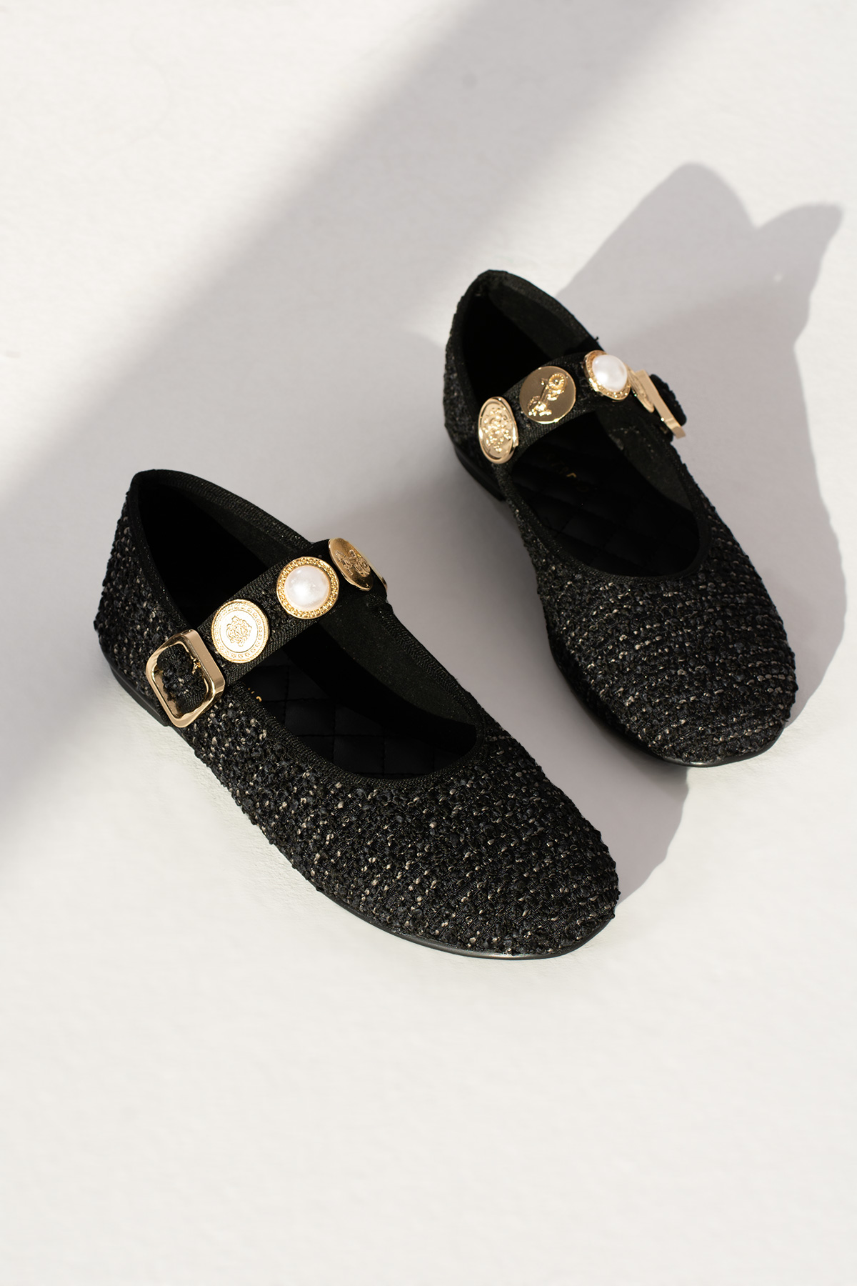 Siyah Kilim Aksesuar Detay Düz Taban Kadın Babet FT0755