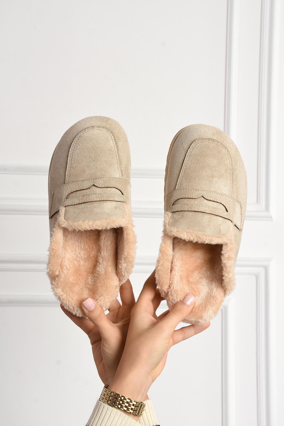 Krem Süet İçi Kürklü Düz Taban Kışlık Kadın Terlik FT0855