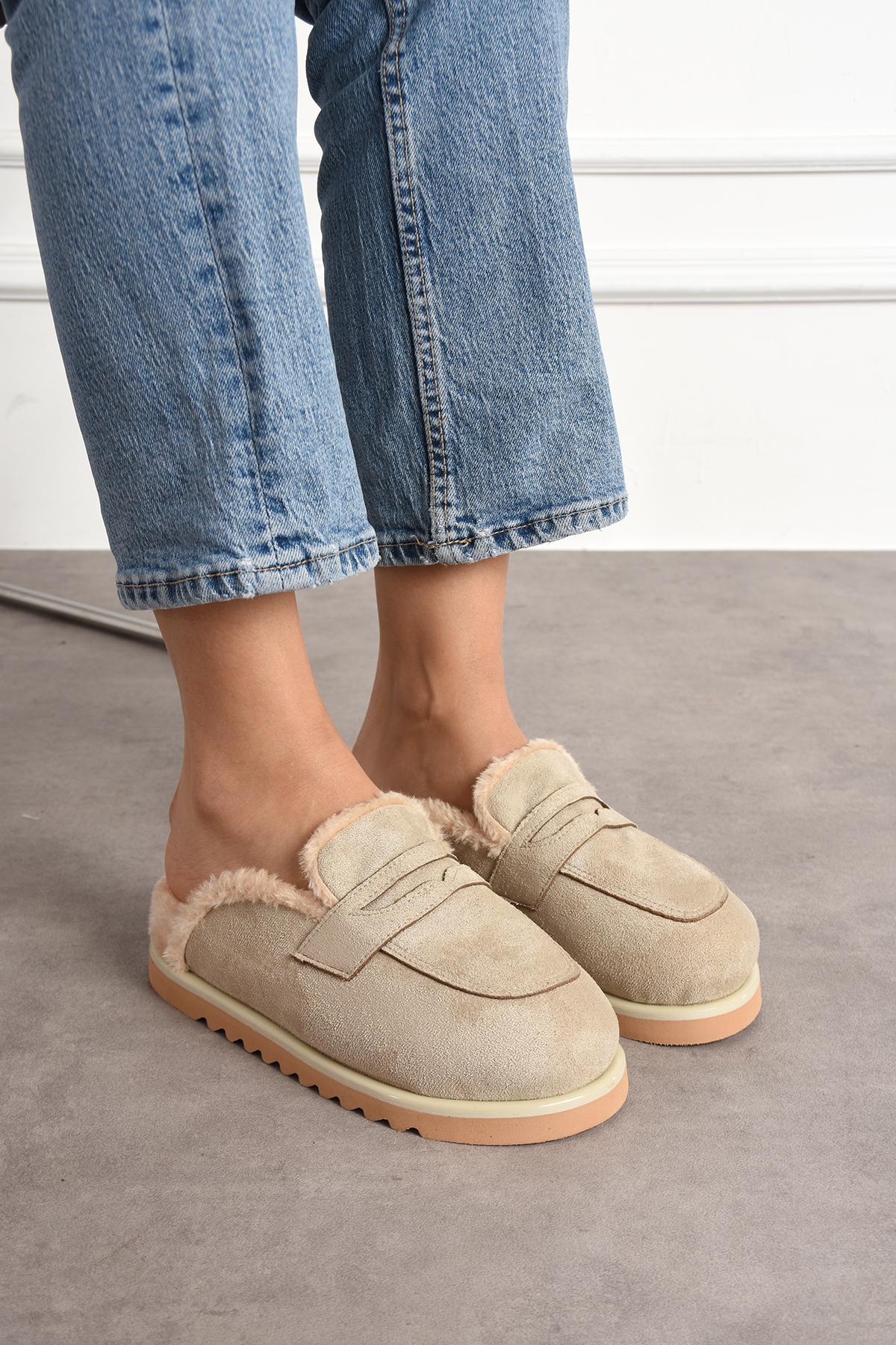Krem Süet İçi Kürklü Düz Taban Kışlık Kadın Terlik FT0855
