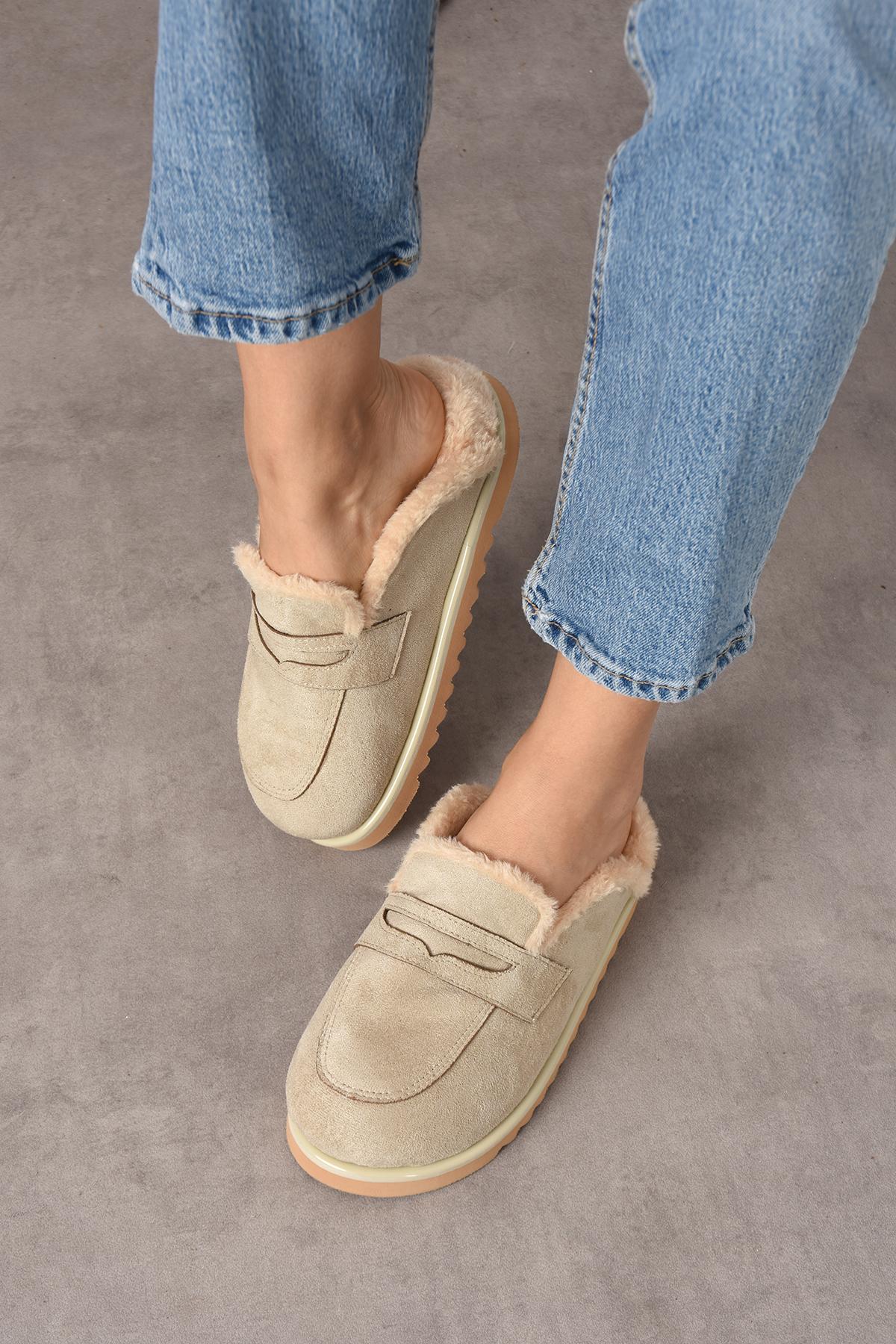 Krem Süet İçi Kürklü Düz Taban Kışlık Kadın Terlik FT0855