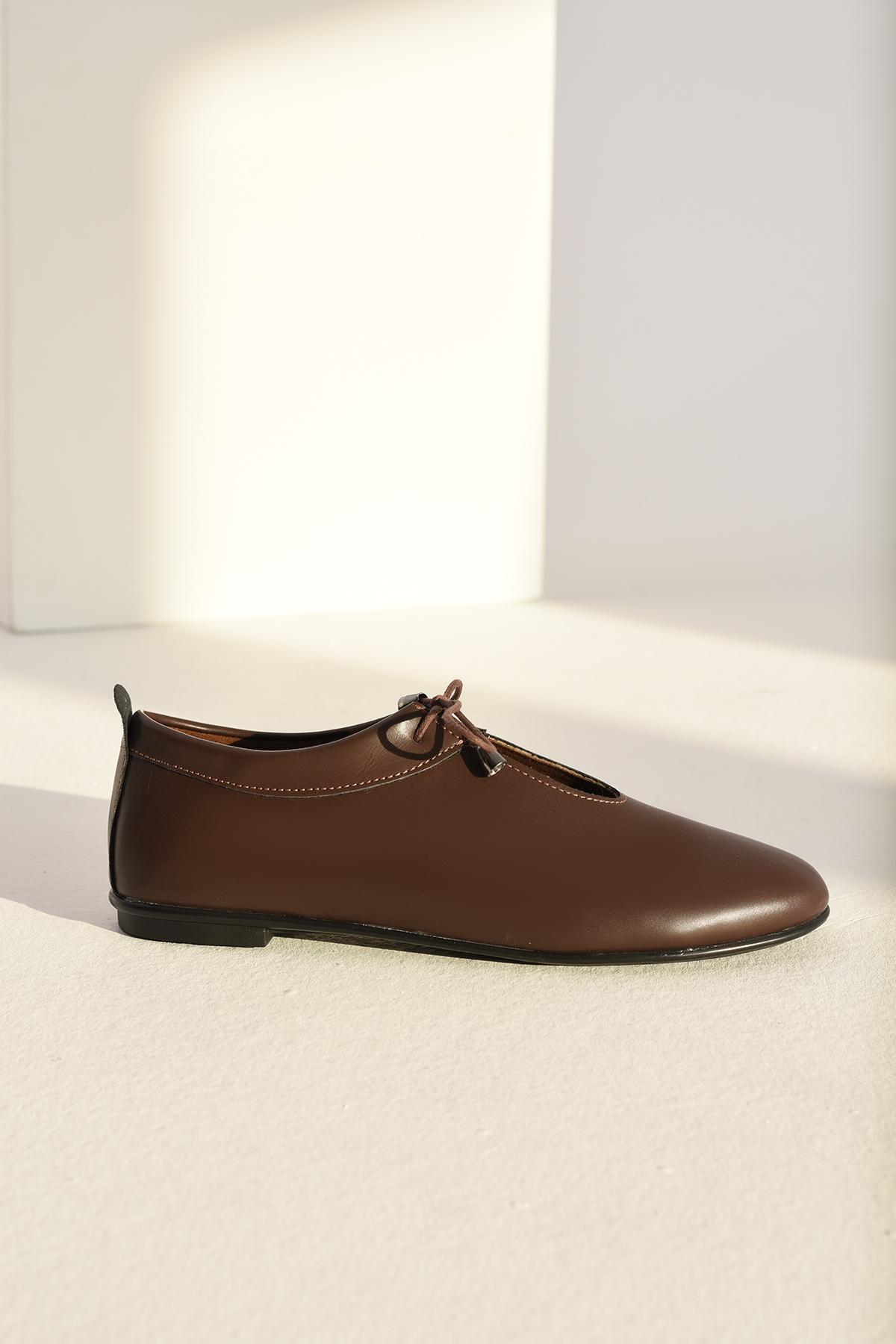 Kahve Mat Bağcık Detaylı Düz Taban Kadın Babet FT0033