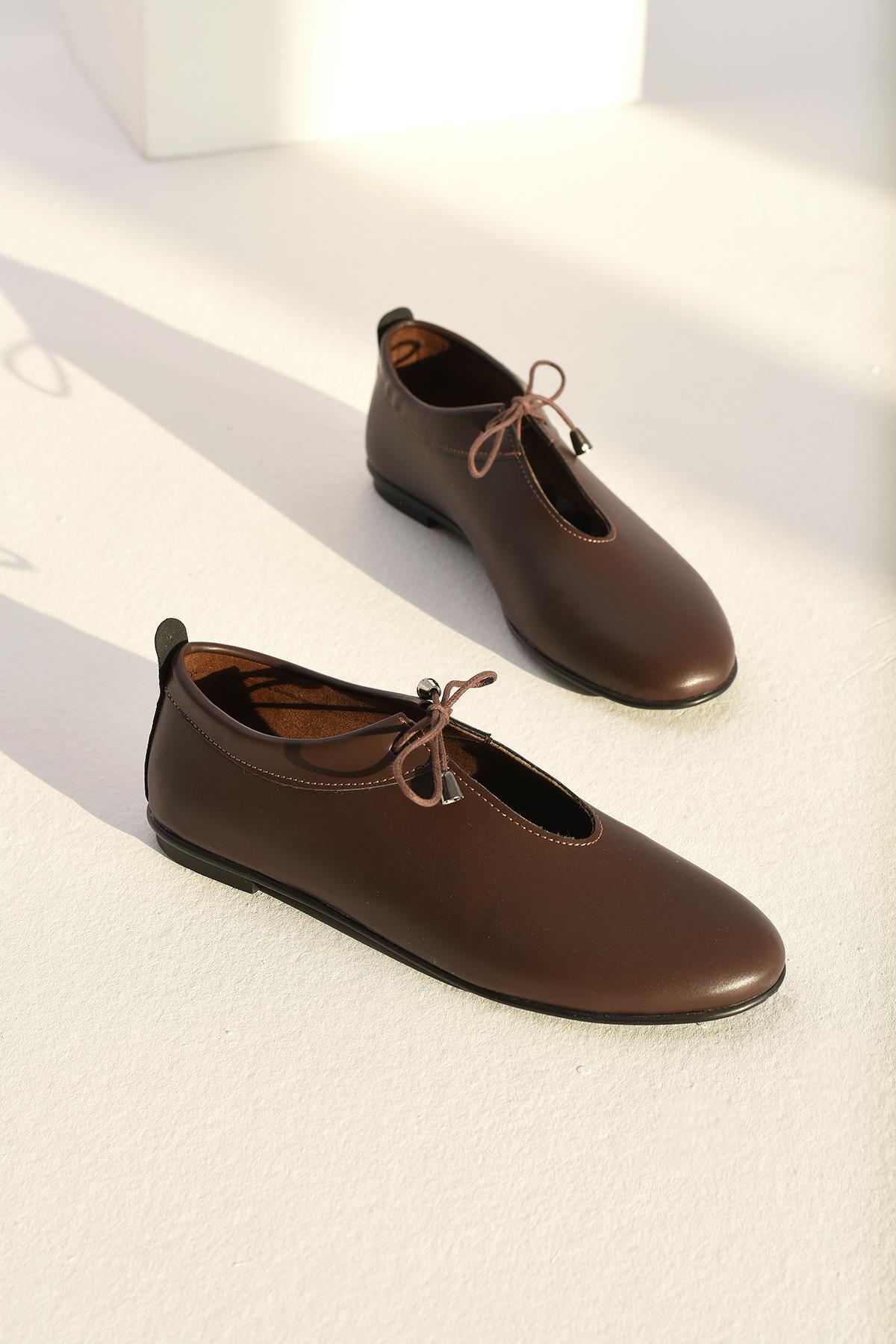 Kahve Mat Bağcık Detaylı Düz Taban Kadın Babet FT0033